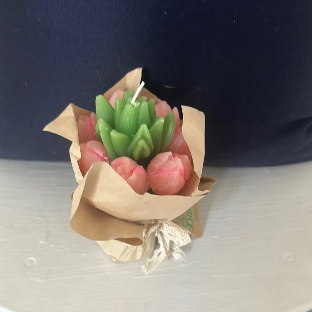 Papersource candle Pink and Green Flower will come wrapped in bubble wrap new